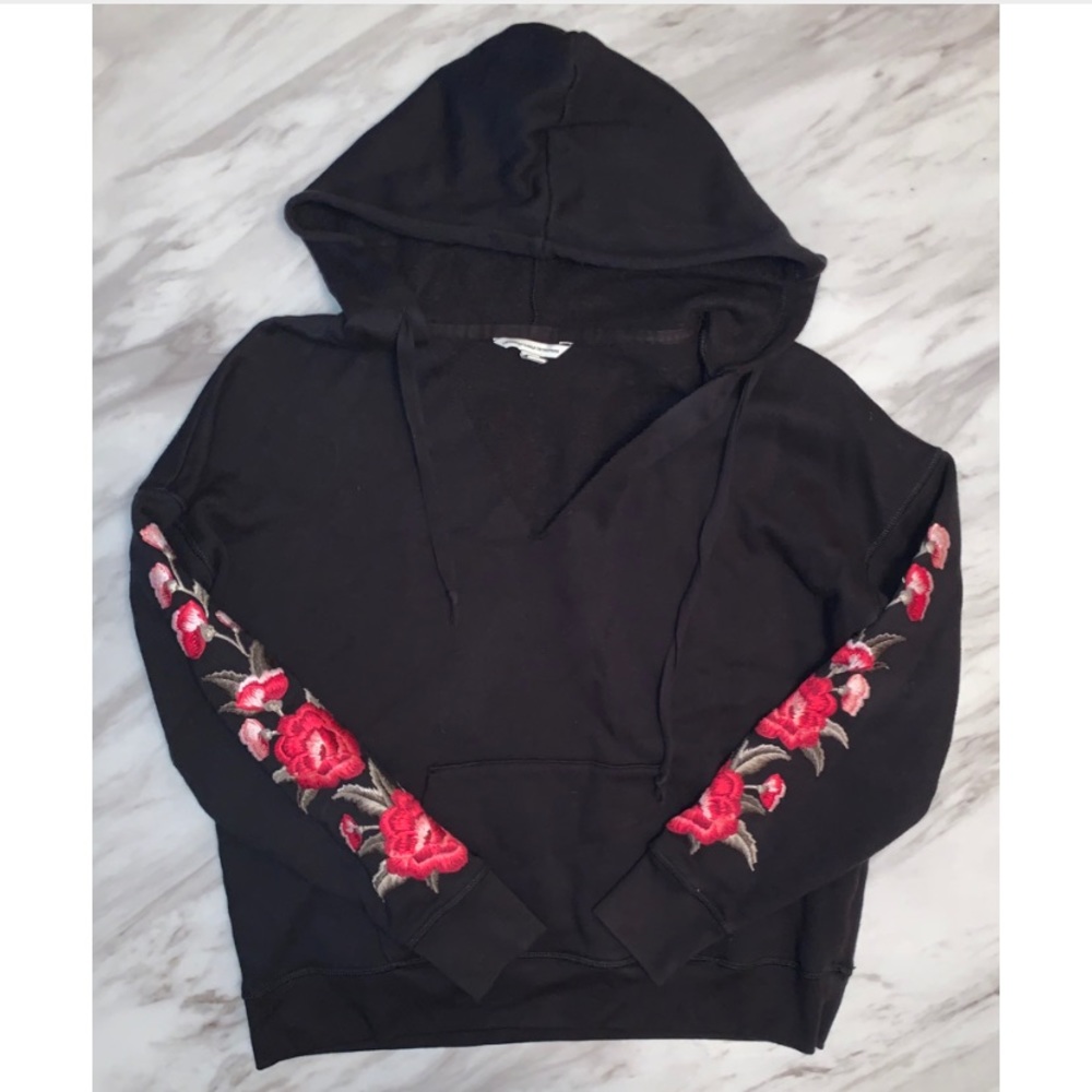 American Eagle Embroidered Hoodie (Small)
